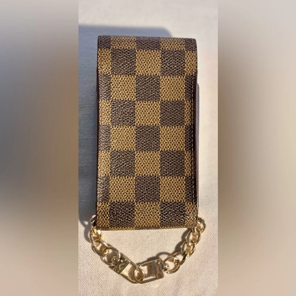 Louis Vuitton Damier Ébène Mini Pouch – Vintage!